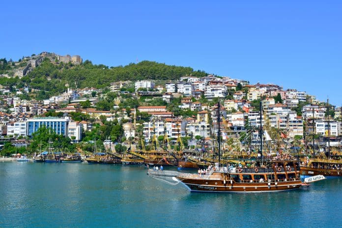 ruslar-alanya-pansiyonculuk-sektoru-icerisinde-boy-gosteriyor ruslar-alanya-pansiyonculuk-sektoru-icerisinde-boy-gosteriyor