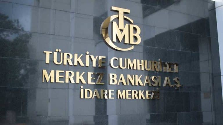 Sıkılaştırma Politikasının Etkisiyle Kredi ve Kart Kullanımı Azaldı