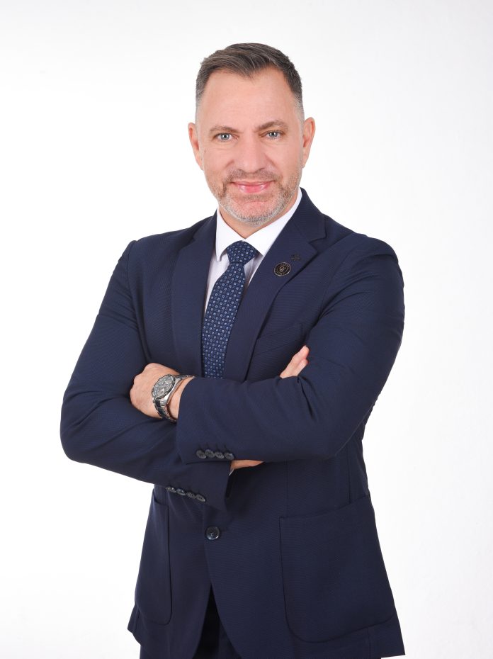murat-esemen-profil